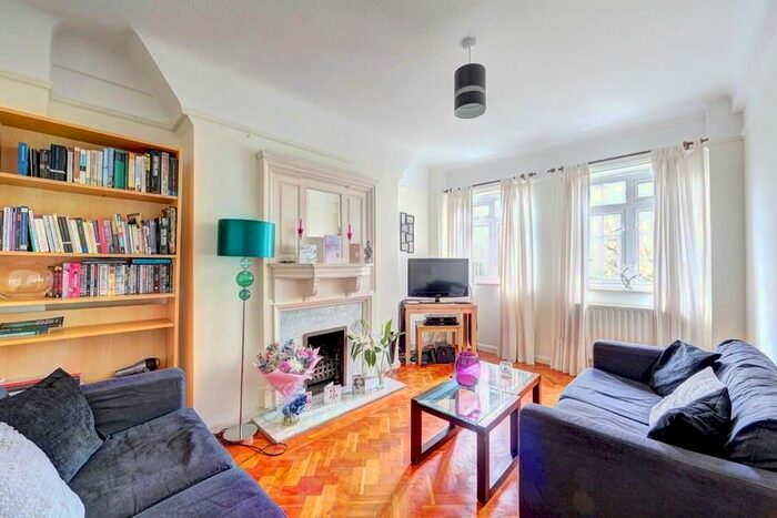 2 Bedroom Flat To Rent In Macaulay Road, London, SW4