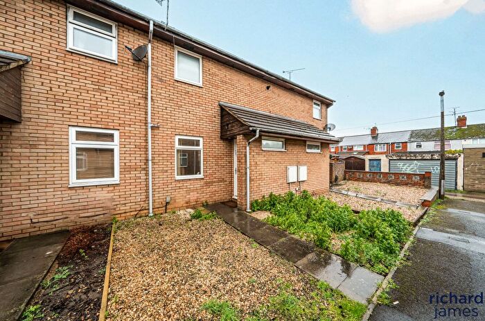 2 Bedroom Terraced House For Sale In Argyle Street, Gorse Hill, Swindon, SN2
