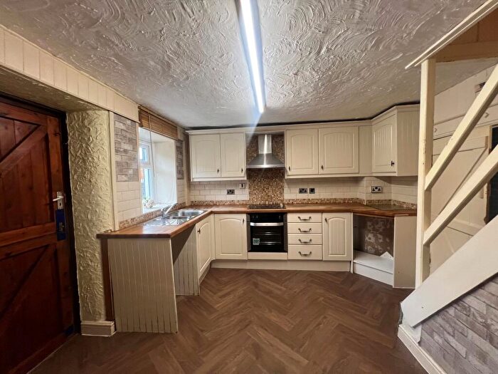 2 Bedroom Cottage To Rent In Smith Street, Hyde, SK14
