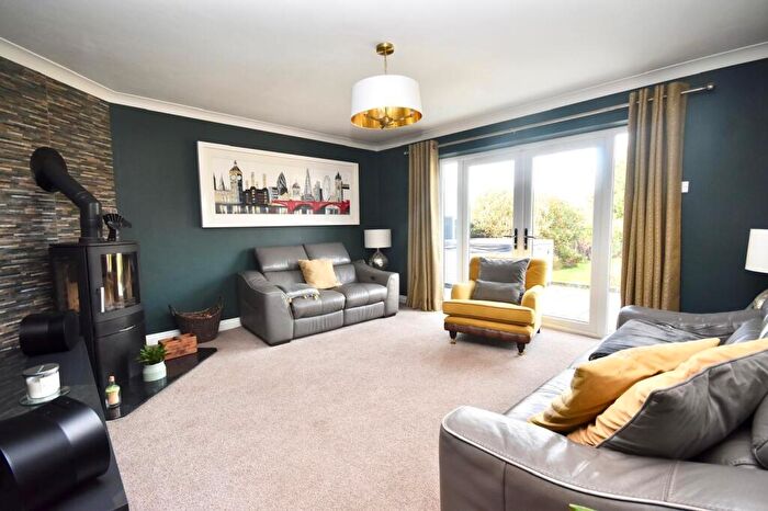 4 Bedroom Detached House For Sale In Vandyke Road, Leighton Buzzard, LU7