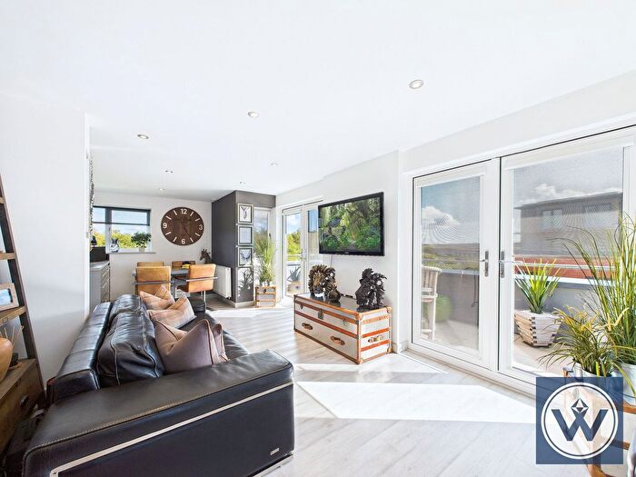 2 Bedroom Flat For Sale In Atkinson Quay, Hunslet, Leeds, LS10