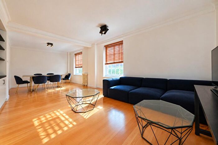 3 Bedroom Flat To Rent In Ascot Court, Grove End Road, NW8