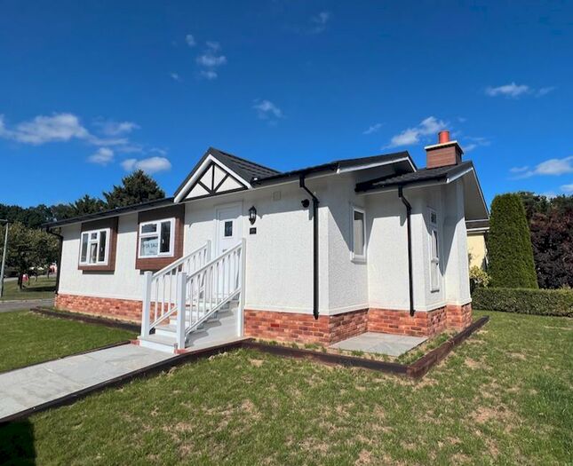 2 Bedroom Mobile/park Home For Sale In Warren Park, Thursley, Surrey., GU8