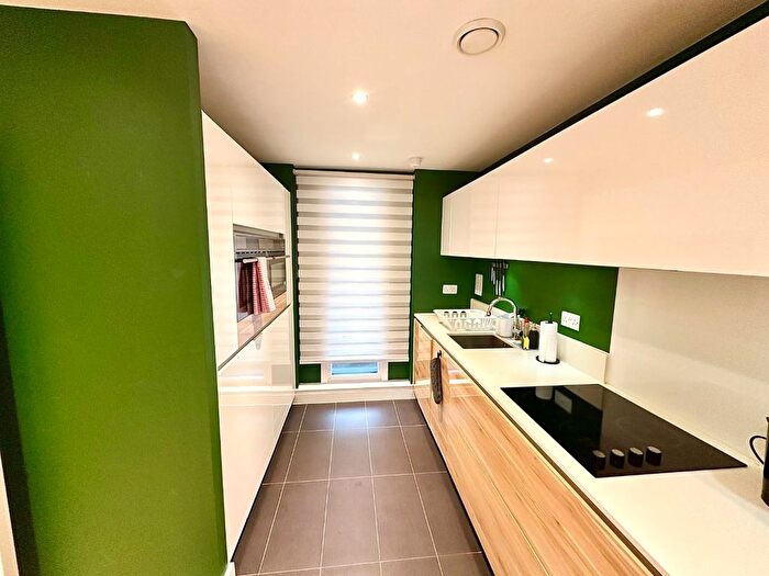 1 Bedroom Flat For Sale In Devizes Street, London, N1