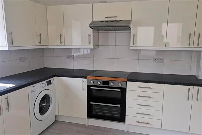 6 Bedroom House To Rent In Bedroom Detached House In Winton, BH9