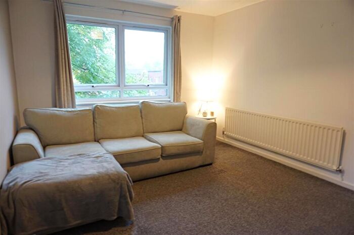 1 Bedroom Flat To Rent In Sandhurst Close, Church Hill South, B98