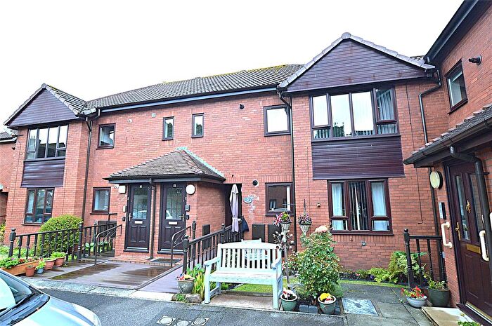 2 Bedroom Flat For Sale In Thingwall Road, Wirral, Merseyside, CH61