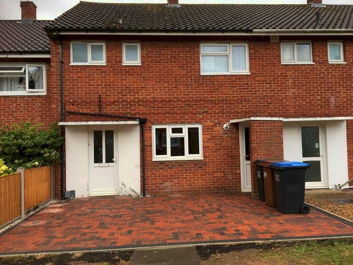 4 Bedroom Property To Rent In Pond Croft, Hatfield, AL10
