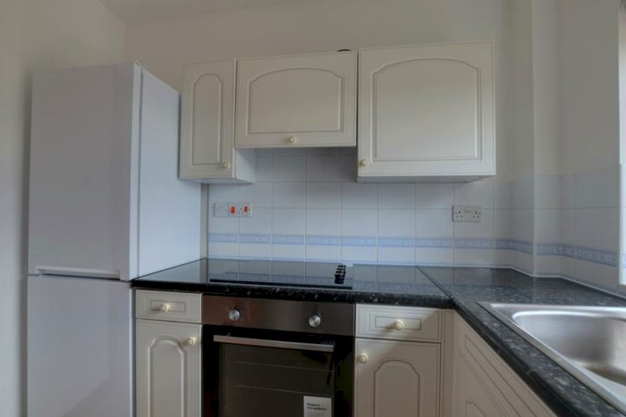 2 Bedroom Flat To Rent In Castle Heather Drive, Inverness, IV2