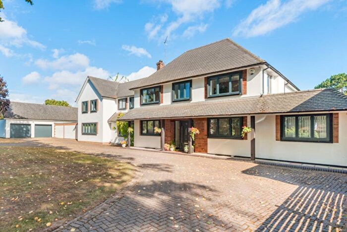 6 Bedroom Detached House For Sale In Marshals Drive, St. Albans, Hertfordshire, AL1