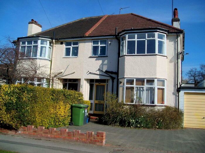 5 Bedroom Semi-Detached House To Rent In Strafford Gate, Potters Bar, EN6