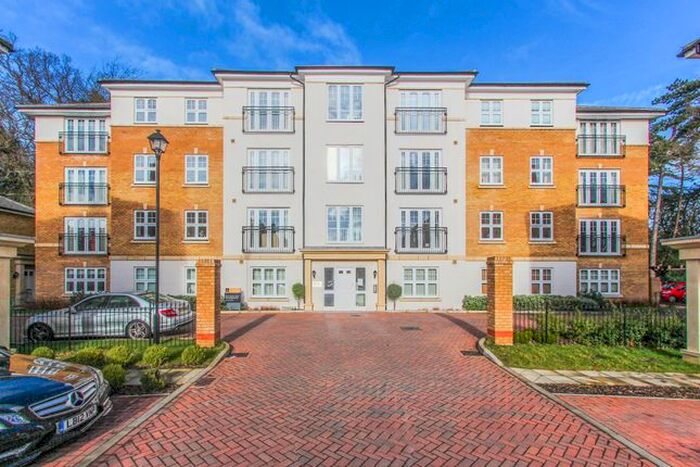 2 Bedroom Flat To Rent In Hurst Court, Elliot Road, Watford, Hertfordshire, WD17