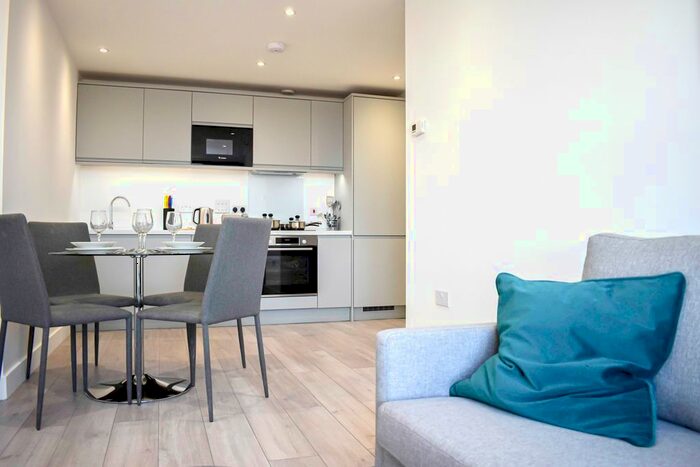 1 Bedroom Flat To Rent In Carlton House, New London Road, Chelmsford, Essex, CM2