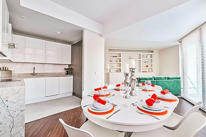 2 Bedroom Flat To Rent In City Road, Old Street, London, EC1V