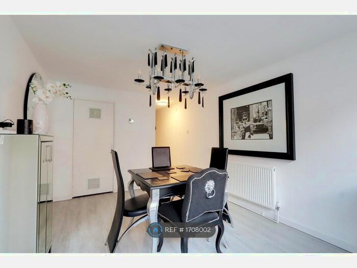 2 Bedroom Flat To Rent In Watergate Row South, Chester, CH1