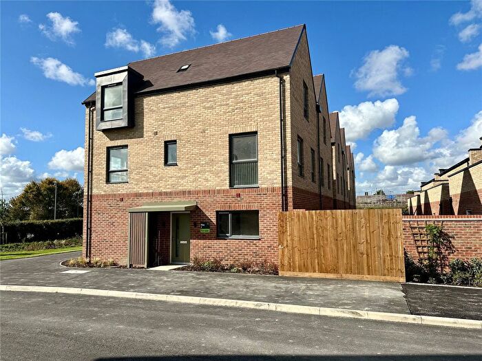 3 Bedroom Semi-detached House For Sale In Netherhall Gardens, Worts Causeway, Cambridge, CB1