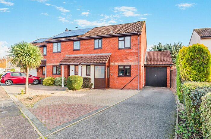 3 Bedroom Semi-Detached House For Sale In Redlake Drive, Taunton, TA1