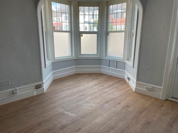 Studio To Rent In Palmeira Avenue, Westcliff-on-sea, Southend-on-sea, SS0