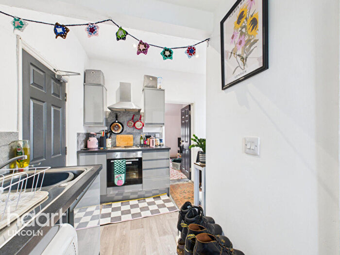 4 Bedroom Terraced House For Sale In Monks Road, Lincoln, LN2