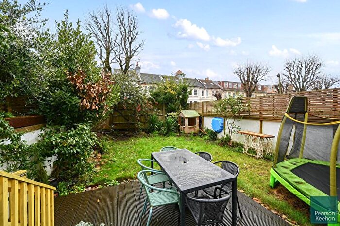 2 Bedroom Apartment To Rent In St Aubyns, Hove, BN3