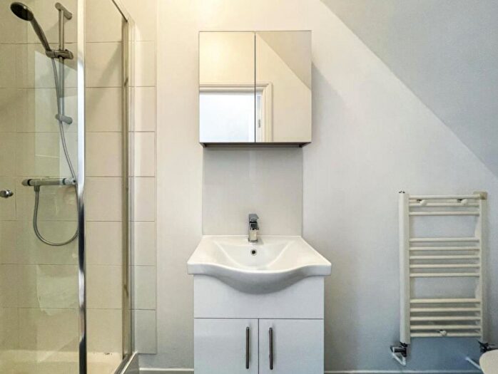 Studio To Rent In Finchley Road, London, NW3