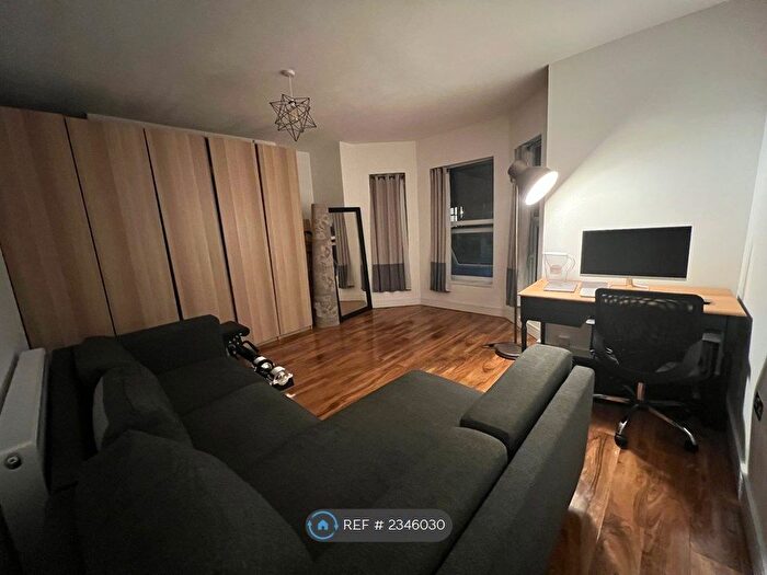 1 Bedroom Flat To Rent In Albert Road, Manchester, M19