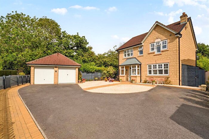 4 Bedroom Detached House For Sale In Woodpecker Mews, Chippenham, SN14