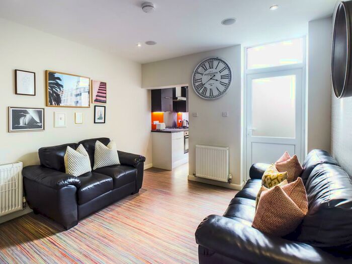 4 Bedroom Terraced House To Rent In Carlton Road, Stoke, ST4