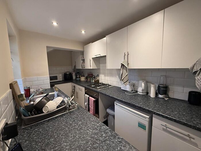 3 Bedroom Terraced House To Rent In Charles St West | Student House | /, LN1