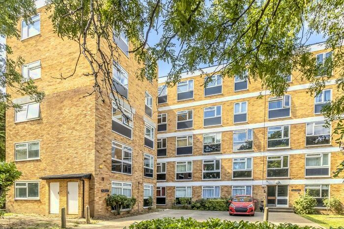2 Bedroom Flat To Rent In Long Acre Court, Argyle Road, London, W13