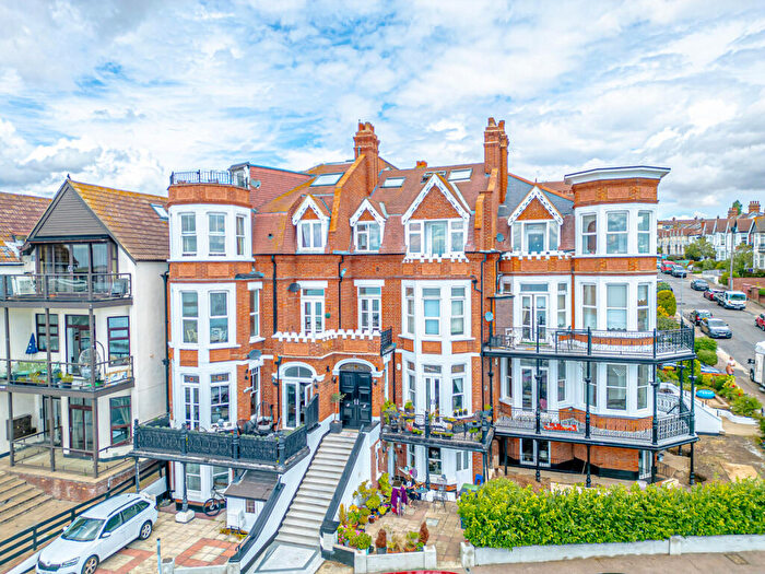 2 Bedroom Flat For Sale In Grosvenor Court, Westcliff-on-sea, SS0