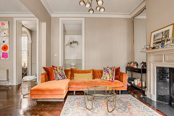 3 Bedroom Flat For Sale In Fitzjames Avenue, London, W14