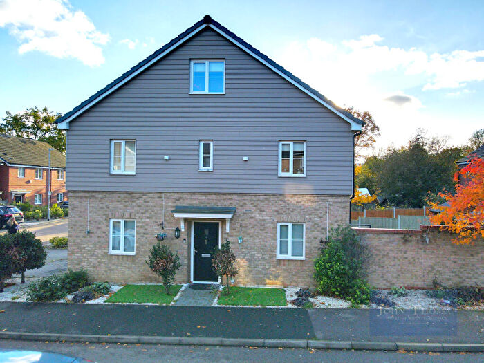 4 Bedroom End Of Terrace House To Rent In Woodland Road, Chigwell, Essex, IG7