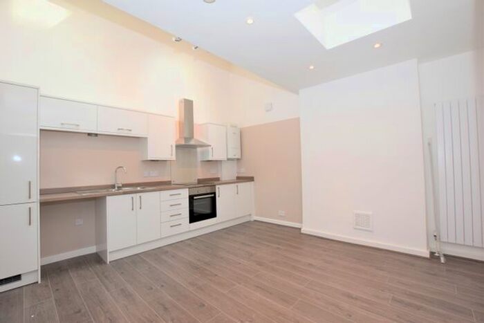2 Bedroom Flat To Rent In Alma Grove, London, SE1