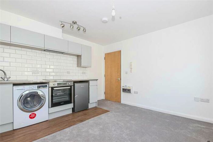 2 Bedroom Property To Rent In Hanham Road, Kingswood, Bristol BS15