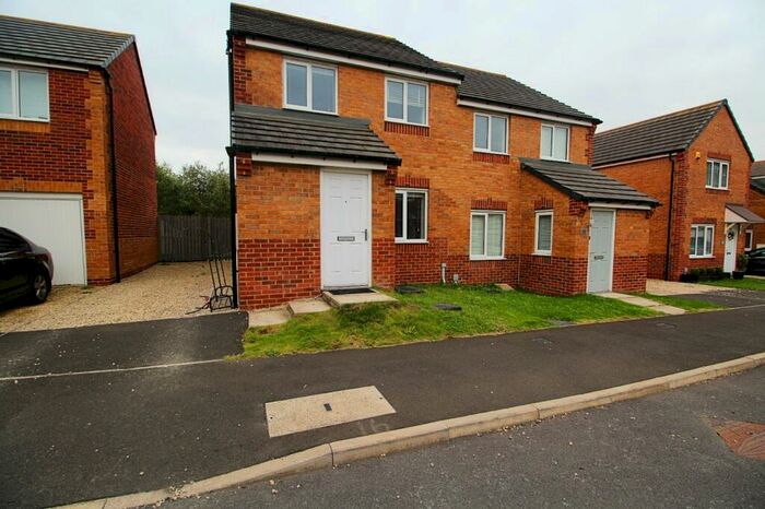 3 Bedroom Semi-Detached House To Rent In Hedley Close, New Kyo, Stanley, Durham, DH9