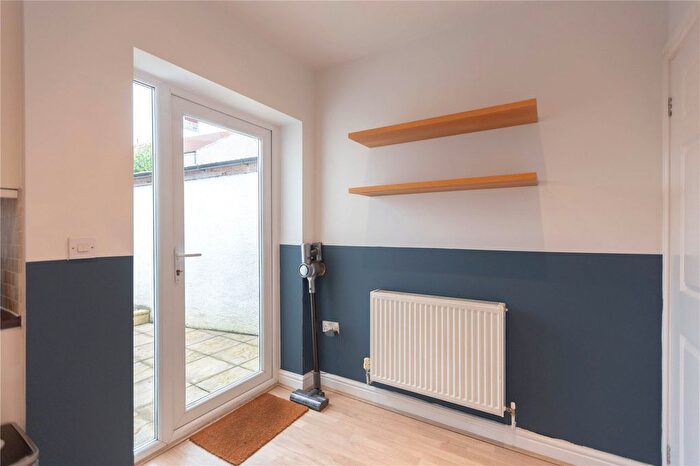2 Bedroom End Of Terrace House To Rent In Downend Road, Horfield, Bristol, BS7