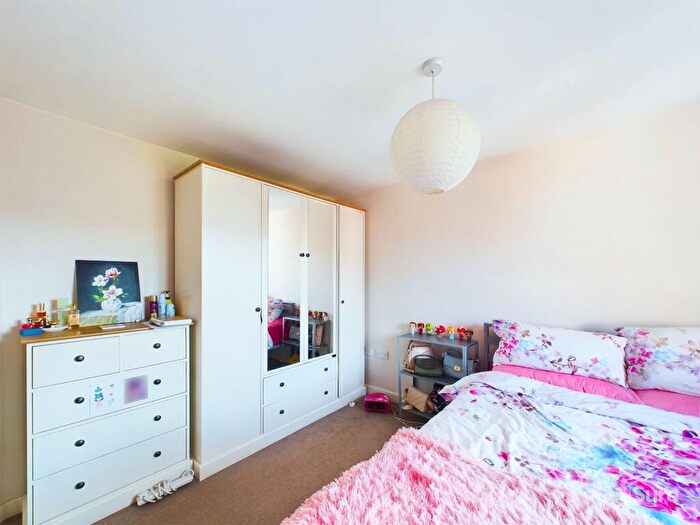2 Bedroom Apartment To Rent In College Green Walk, Mickleover, DE3