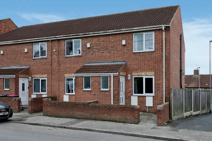 2 Bedroom End Of Terrace House To Rent In Doe Quarry Lane, Dinnington, Sheffield, South Yorkshire, S25