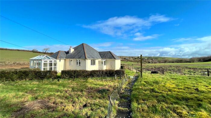 3 Bedroom Bungalow For Sale In Horns Cross, Bideford, EX39