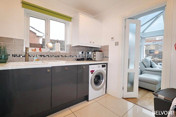 2 Bedroom Bungalow For Sale In Nant-Y-Hwyad, Glenfields, Caerphilly, CF83