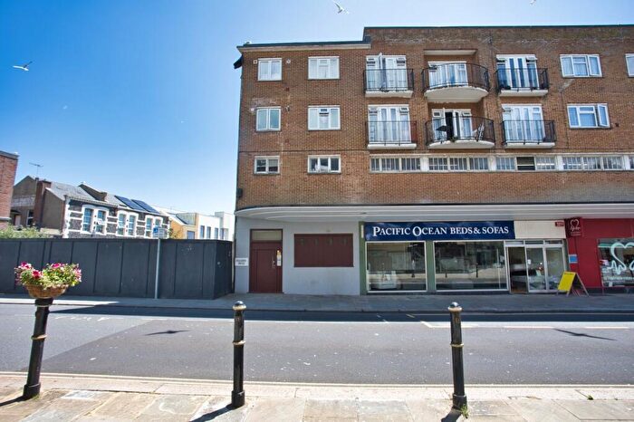 1 Bedroom Flat For Sale In Craighton House, Dover, CT16