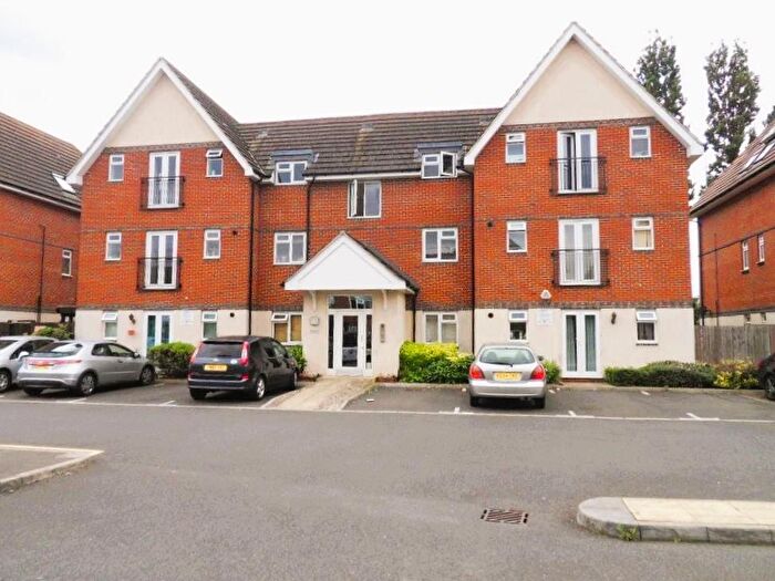 2 Bedroom Flat For Sale In Charlton Court, Uxbridge Road, Hayes, UB4