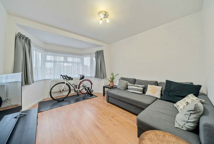 2 Bedroom Apartment For Sale In Vancouver Road, Edgware, Middlesex, HA8