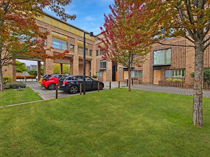 2 Bedroom Flat For Sale In Trumpington, Cambridge, CB2