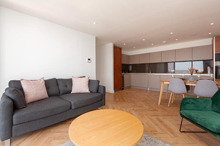 2 Bedroom Flat To Rent In Anaconda Cut, Greengate, M3