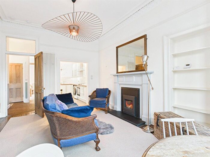 2 Bedroom Apartment To Rent In Comely Bank Avenue, Edinburgh, Midlothian, EH4