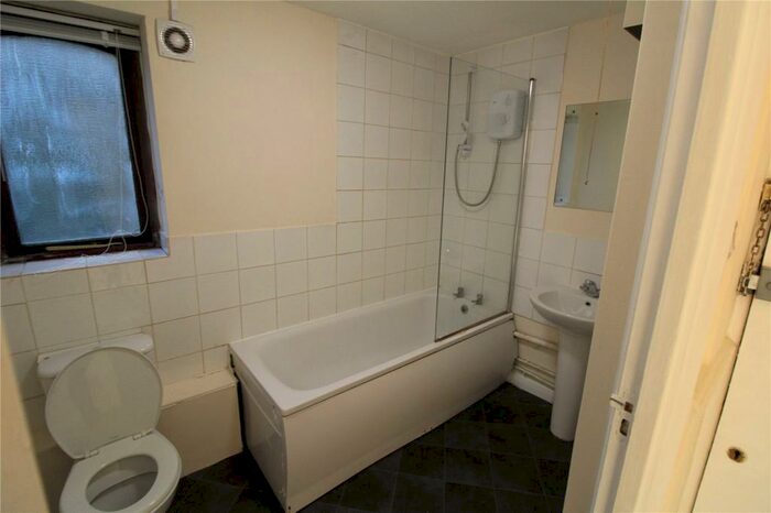 3 Bedroom Maisonette To Rent In Sandcliff Road, Erith, DA8