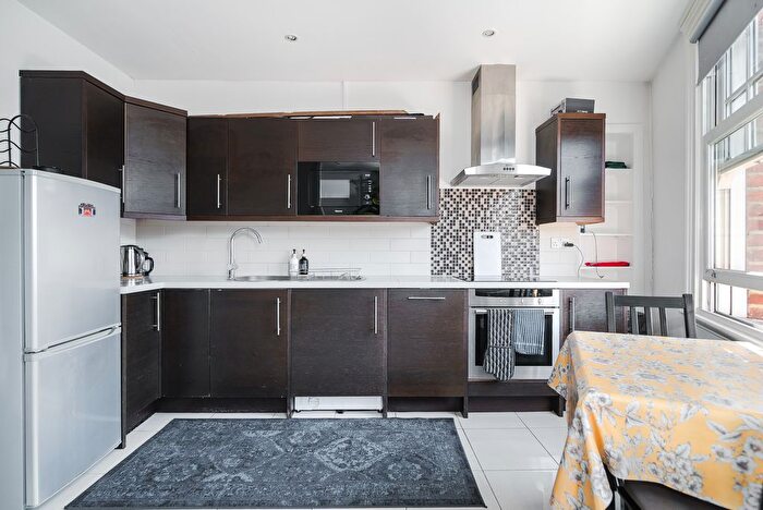 1 Bedroom Flat To Rent In Queenstown Road, London, SW8