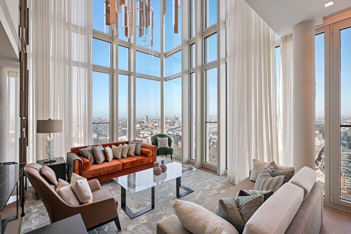 3 Bedroom Flat To Rent In Upper Ground, London, SE1